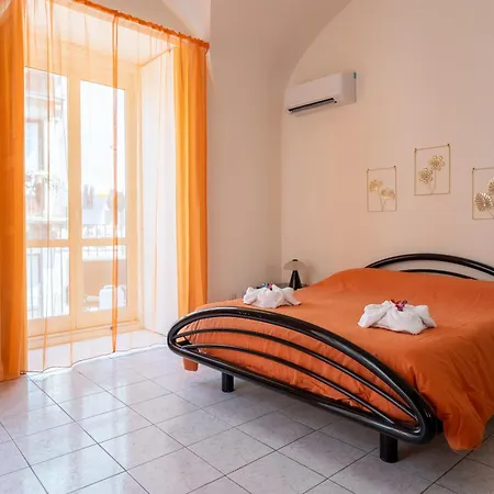 Casa Mienzo Catánia